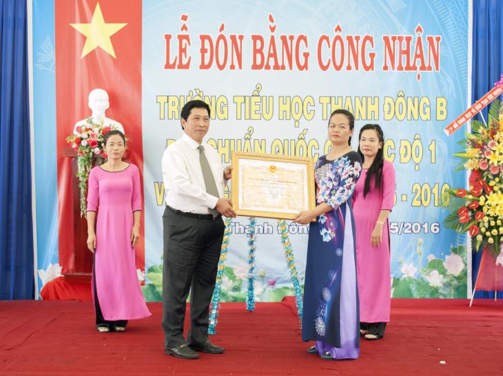Trường tiểu học Thạnh Đông B, huyện Tân Châu đạt chuẩn quốc gia mức độ 1